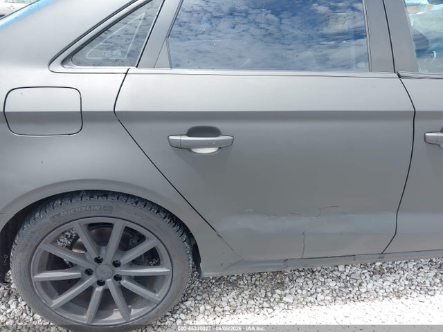 45330027 :رقم المزاد ، WAUCCGFF4F1031941 vin ، 2015 Audi A3 1.8t Premium مزاد بيع