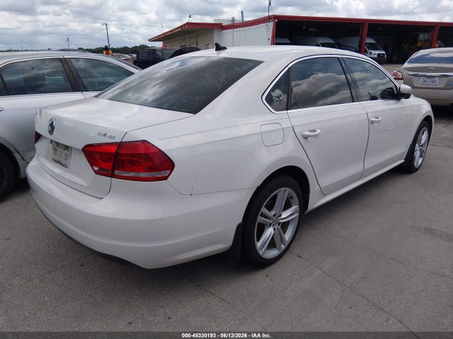 1VWBS7A31EC110272 Volkswagen Passat 1.8t Se
