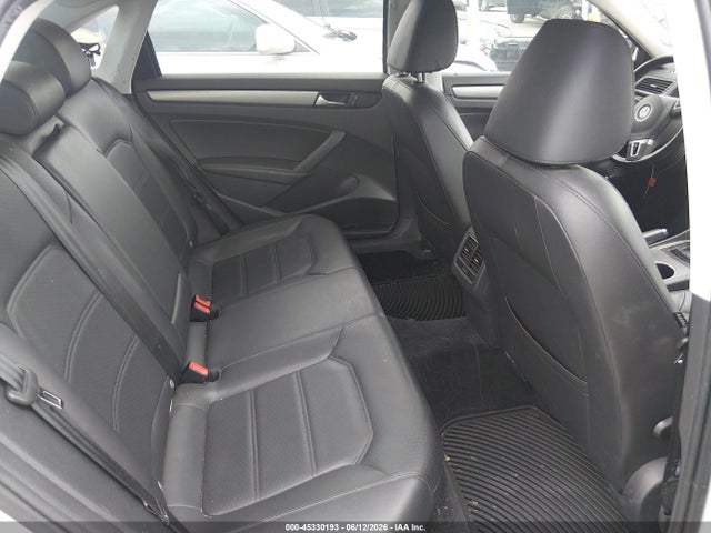 1VWBS7A31EC110272 Volkswagen Passat 1.8t Se