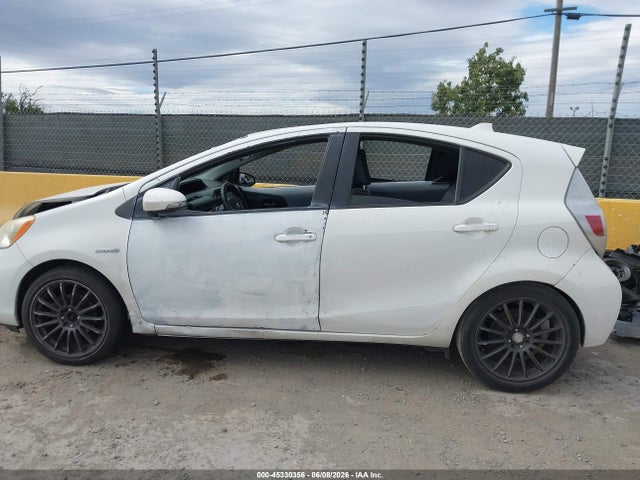 Продаж на аукціоні авто 2013 Toyota Prius C Two, vin: JTDKDTB33D1050817, номер лоту: 45330356