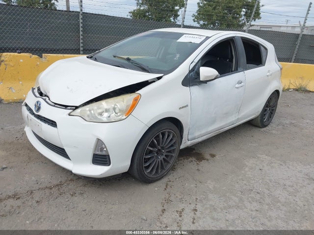 Продаж на аукціоні авто 2013 Toyota Prius C Two, vin: JTDKDTB33D1050817, номер лоту: 45330356