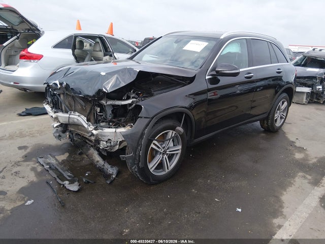 2020 Mercedes-benz Glc 300 4matic მანქანა იყიდება აუქციონზე, vin: WDC0G8EB0LF748313, აუქციონის ნომერი: 45330427