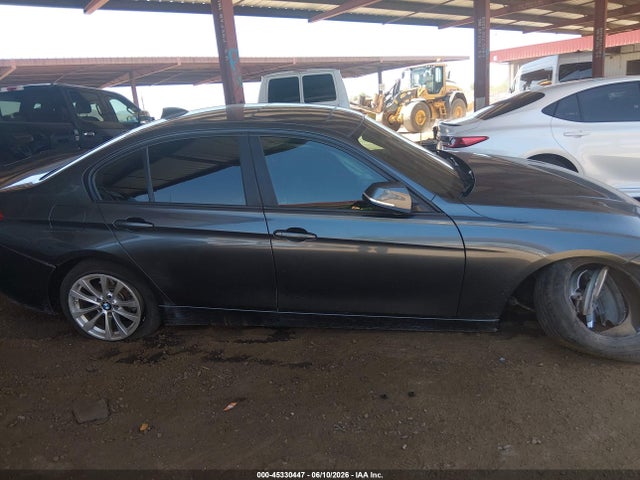 BMW 320i 2017 WBA8E1G55HNU14723 Image 13