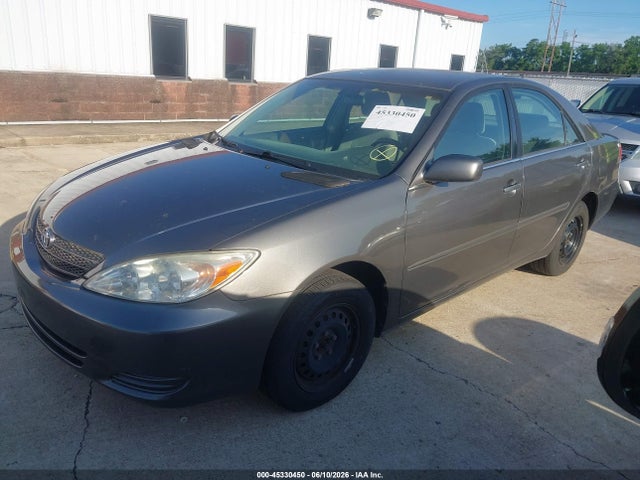 45330450 :رقم المزاد ، 4T1BE32K84U924402 vin ، 2004 Toyota Camry Le مزاد بيع