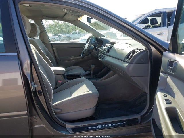45330450 :رقم المزاد ، 4T1BE32K84U924402 vin ، 2004 Toyota Camry Le مزاد بيع
