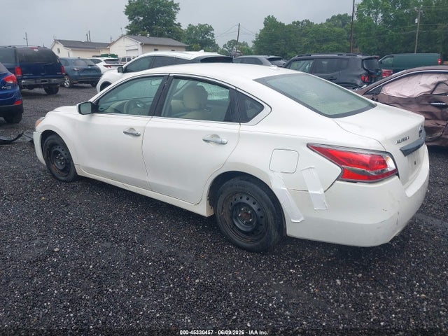 2015 Nissan Altima 2.5 S მანქანა იყიდება აუქციონზე, vin: 1N4AL3AP2FC136197, აუქციონის ნომერი: 45330457