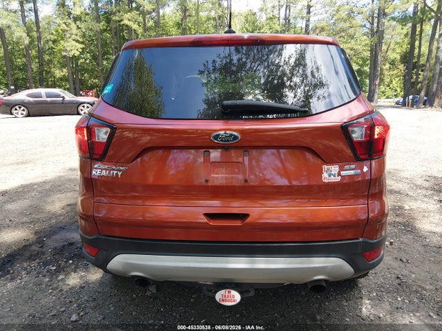 45330538 :رقم المزاد ، 1FMCU9GD3KUB65501 vin ، 2019 Ford Escape Se مزاد بيع