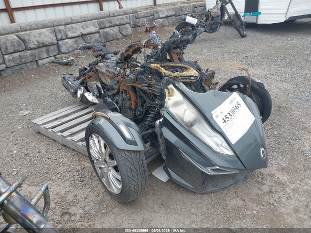 45330565 :رقم المزاد ، 2BXNBDD20HV003640 vin ، 2017 Can-am Spyder Roadster Rt/rt-s/ltd/sp Series مزاد بيع