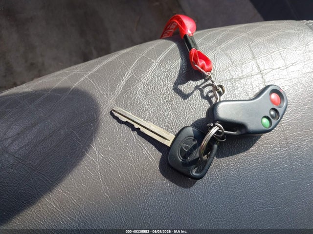 45330583 :رقم المزاد ، 4T1BG22K4WU377880 vin ، 1998 Toyota Camry Le مزاد بيع