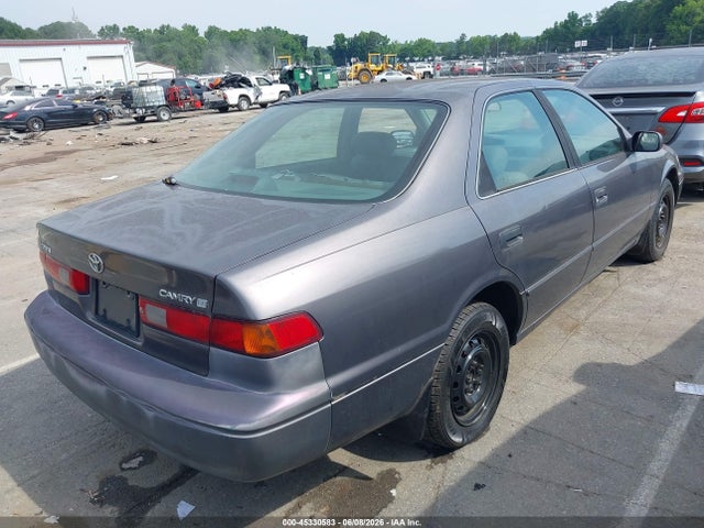 45330583 :رقم المزاد ، 4T1BG22K4WU377880 vin ، 1998 Toyota Camry Le مزاد بيع