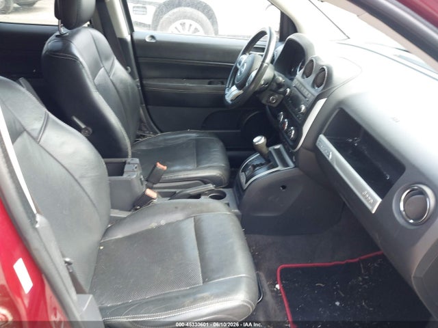 45330601 :رقم المزاد ، 1C4NJCEA0FD111137 vin ، 2015 Jeep Compass High Altitude Edition مزاد بيع