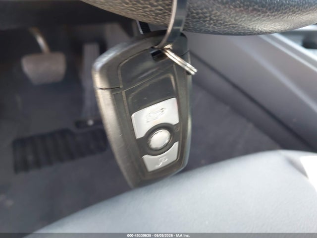 BMW 320i 2015 WBA3B1G5XFNT06226 Image 11