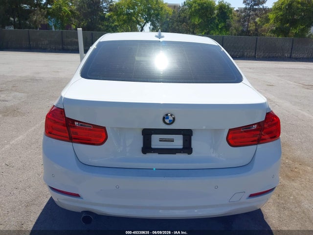 BMW 320i 2015 WBA3B1G5XFNT06226 Image 16