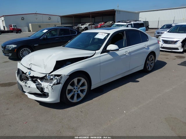 BMW 320i 2015 WBA3B1G5XFNT06226 Image 2
