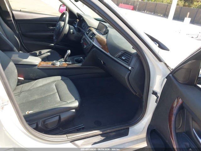 BMW 320i 2015 WBA3B1G5XFNT06226 Image 5