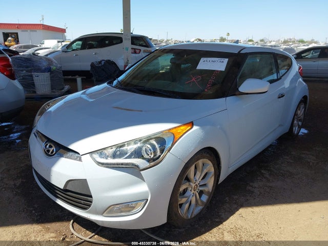 Hyundai Veloster Flex 2015 KMHTC6AD9FU218573 Image 2