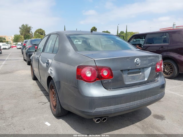 2010 Volkswagen Jetta S მანქანა იყიდება აუქციონზე, vin: 3VWJZ7AJXAM021086, აუქციონის ნომერი: 45330758
