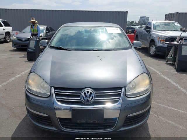 2010 Volkswagen Jetta S მანქანა იყიდება აუქციონზე, vin: 3VWJZ7AJXAM021086, აუქციონის ნომერი: 45330758