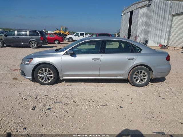 Aukcja sprzedaży 2018 Volkswagen Passat 2.0t R-line/2.0t S, vin: 1VWAA7A37JC004045, numer aukcji: 45330766
