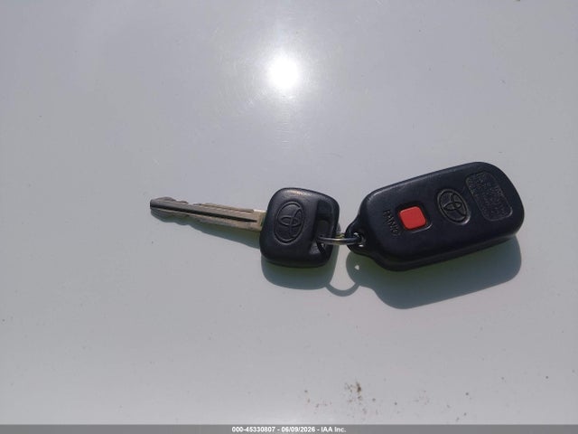 45330807 :رقم المزاد ، 4T1BE32K95U428154 vin ، 2005 Toyota Camry Le مزاد بيع