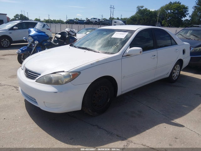 45330807 :رقم المزاد ، 4T1BE32K95U428154 vin ، 2005 Toyota Camry Le مزاد بيع
