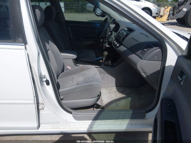 45330807 :رقم المزاد ، 4T1BE32K95U428154 vin ، 2005 Toyota Camry Le مزاد بيع