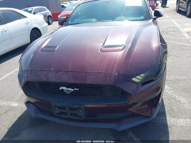 45330896 :رقم المزاد ، 1FATP8UH9J5139416 vin ، 2018 Ford Mustang Ecoboost Premium مزاد بيع
