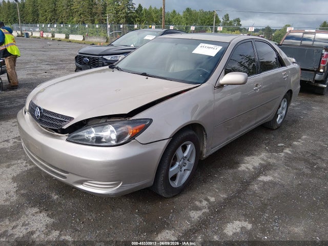 45330913 :رقم المزاد ، JTDBF30K620018032 vin ، 2002 Toyota Camry Se مزاد بيع