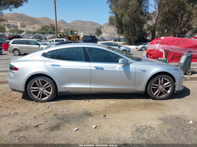 2014 Tesla Model S მანქანა იყიდება აუქციონზე, vin: 5YJSA1S15EFP60466, აუქციონის ნომერი: 45330952