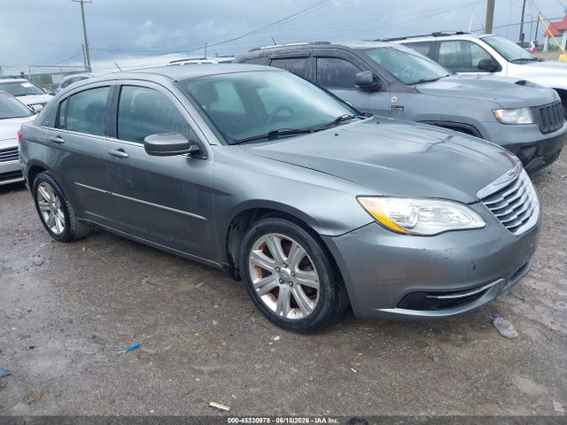 Продажа на аукционе авто 2013 Chrysler 200 Touring, vin: 1C3CCBBB9DN732297, номер лота: 45330978