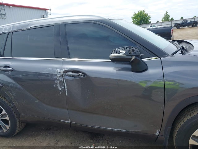5TDGZRBH3NS588007 Toyota Highlander Xle