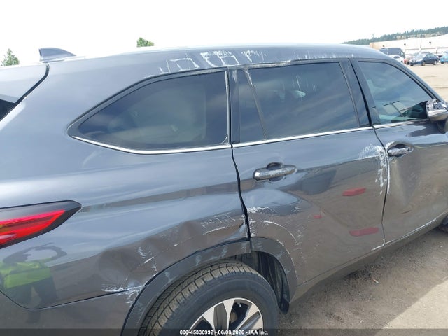 5TDGZRBH3NS588007 Toyota Highlander Xle