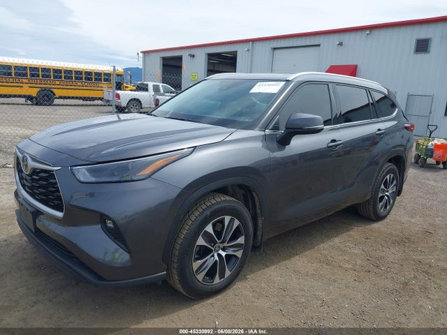 5TDGZRBH3NS588007 Toyota Highlander Xle