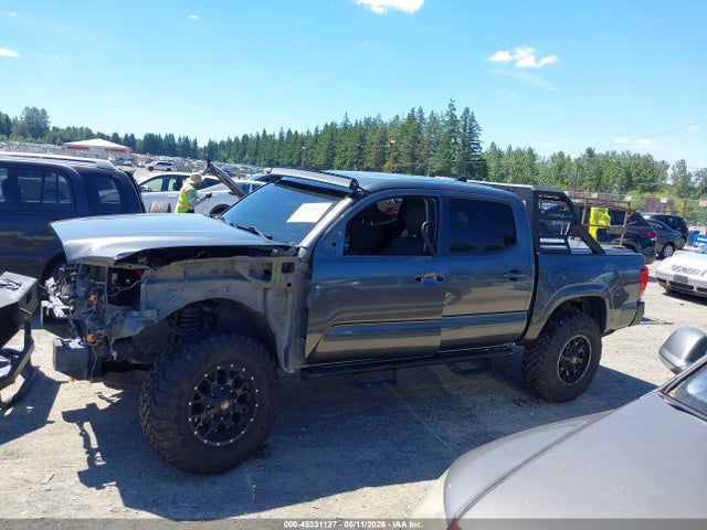 3TMCZ5AN5KM281593 Toyota Tacoma Sr V6