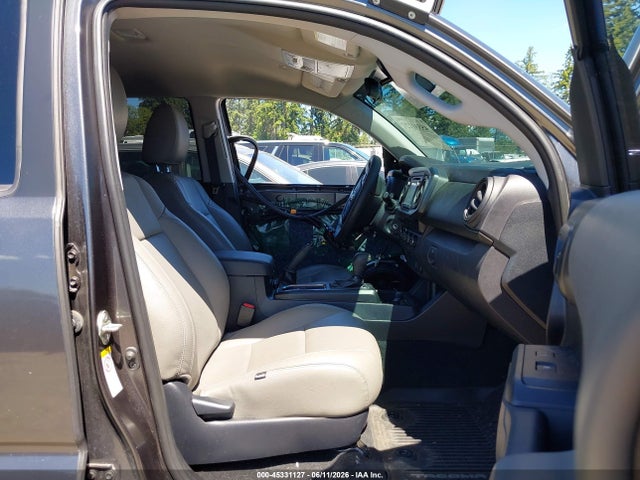 3TMCZ5AN5KM281593 Toyota Tacoma Sr V6