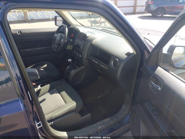 45331443 :رقم المزاد ، 1C4NJRBB8FD135086 vin ، 2015 Jeep Patriot Sport مزاد بيع