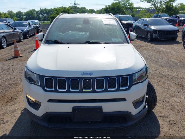 45331493 :رقم المزاد ، 3C4NJDBBXLT138628 vin ، 2020 Jeep Compass Latitude 4x4 مزاد بيع