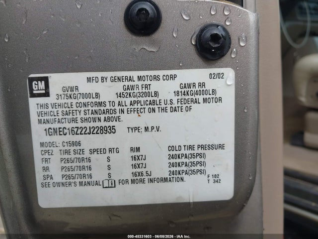45331603 :رقم المزاد ، 1GNEC16Z22J228935 vin ، 2002 Chevrolet Suburban 1500 Lt مزاد بيع