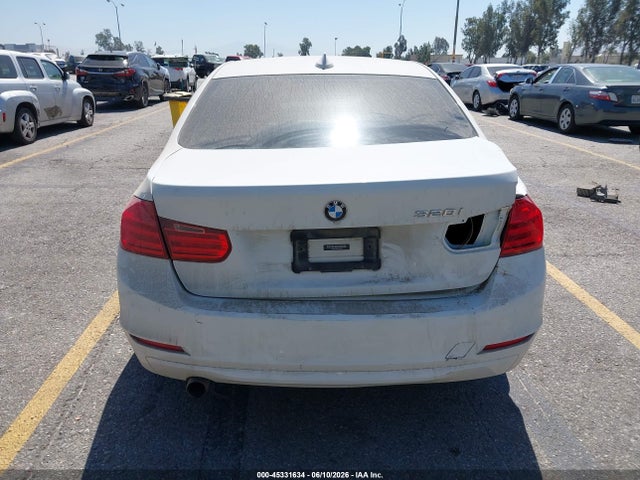 WBA3B1C54EP679402 BMW 320i