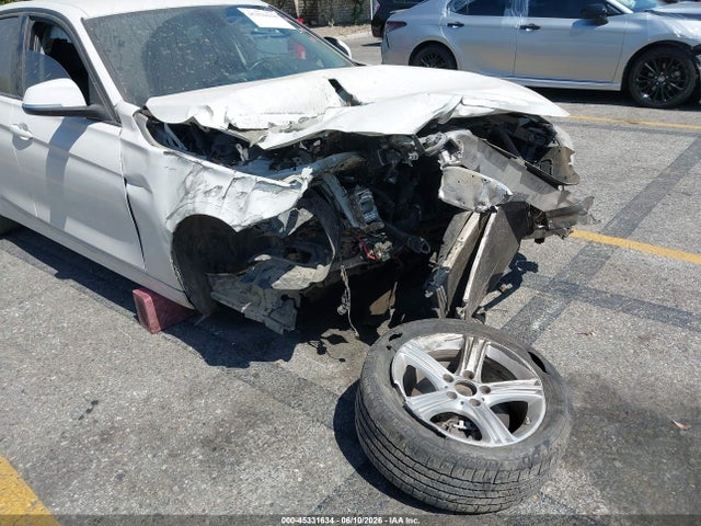 WBA3B1C54EP679402 BMW 320i