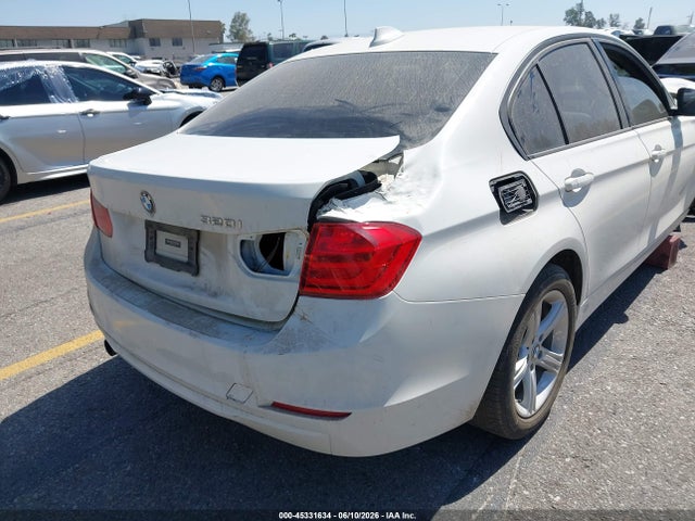 WBA3B1C54EP679402 BMW 320i