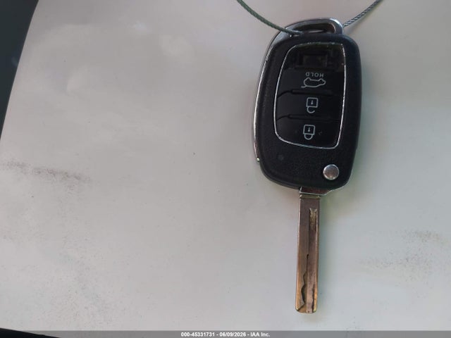 45331731 :رقم المزاد ، KM8SMDHF3HU213683 vin ، 2017 Hyundai Santa Fe Se مزاد بيع