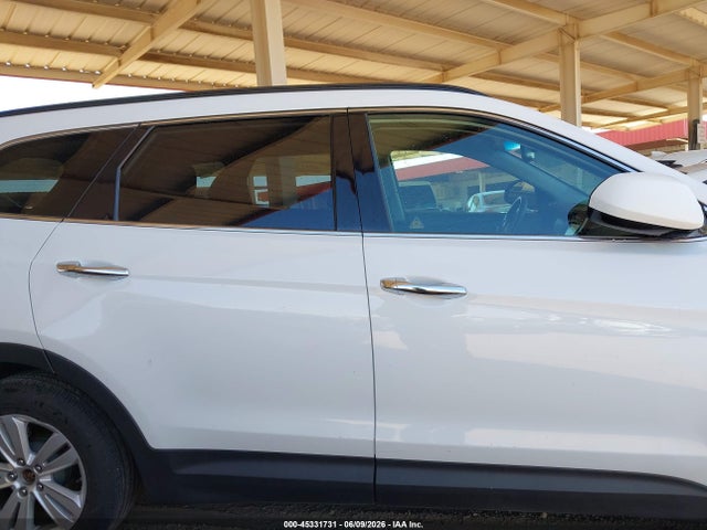 45331731 :رقم المزاد ، KM8SMDHF3HU213683 vin ، 2017 Hyundai Santa Fe Se مزاد بيع