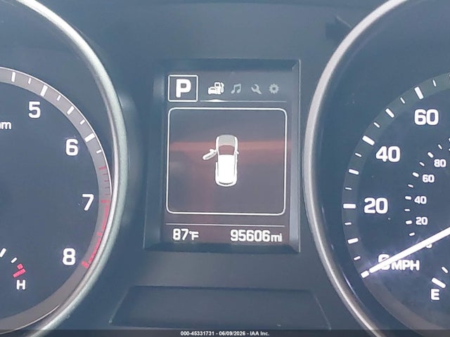 45331731 :رقم المزاد ، KM8SMDHF3HU213683 vin ، 2017 Hyundai Santa Fe Se مزاد بيع