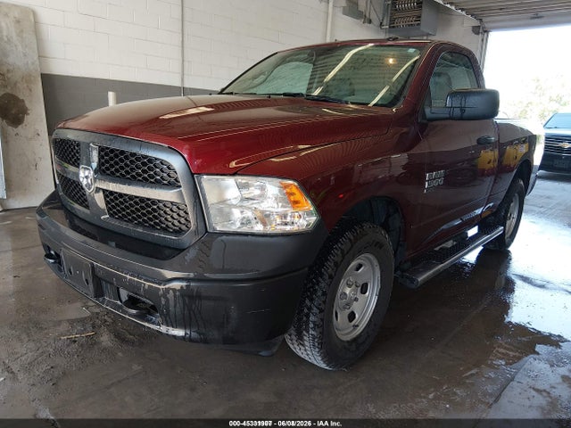 3C6JR7AG1KG585708 RAM 1500 Classic Tradesman 4x4 6&#039;4 Box