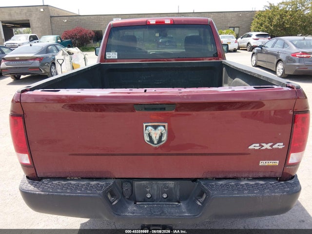 3C6JR7AG1KG585708 RAM 1500 Classic Tradesman 4x4 6&#039;4 Box