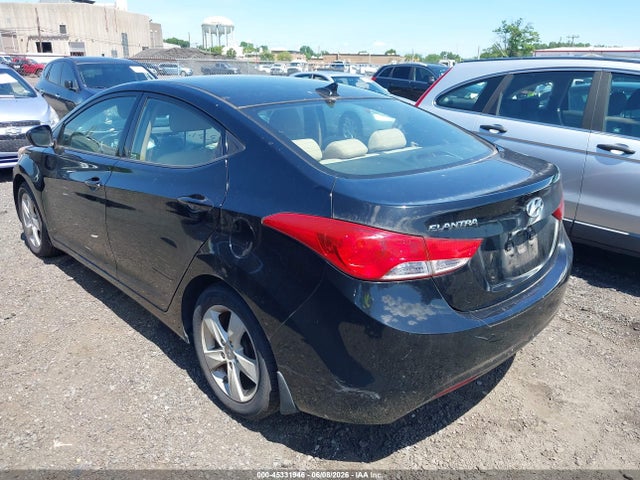 Продажа на аукционе авто 2013 Hyundai Elantra Gls, vin: KMHDH4AE1DU905949, номер лота: 45331946