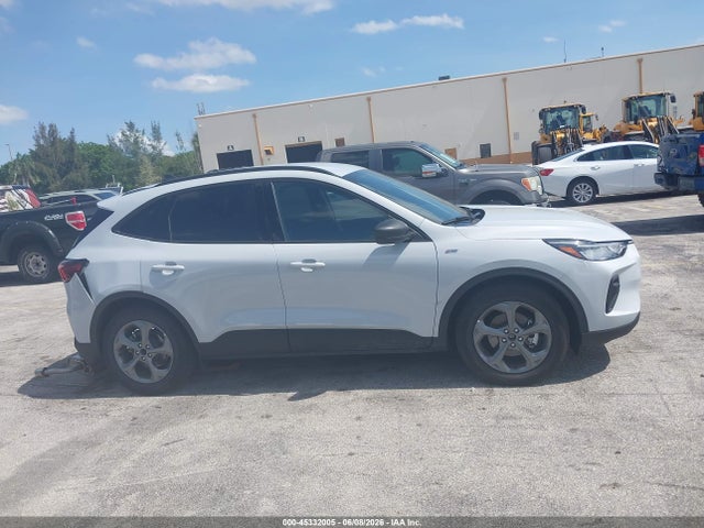 45332005 :رقم المزاد ، 1FMCU0MNXTUA09627 vin ، 2026 Ford Escape St-line مزاد بيع