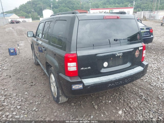 45332024 :رقم المزاد ، 1J8FF28W88D517475 vin ، 2008 Jeep Patriot Sport مزاد بيع