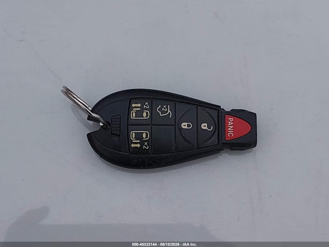 45332144 :رقم المزاد ، 2C4RC1BG7FR554102 vin ، 2015 Chrysler Town & Country Touring مزاد بيع